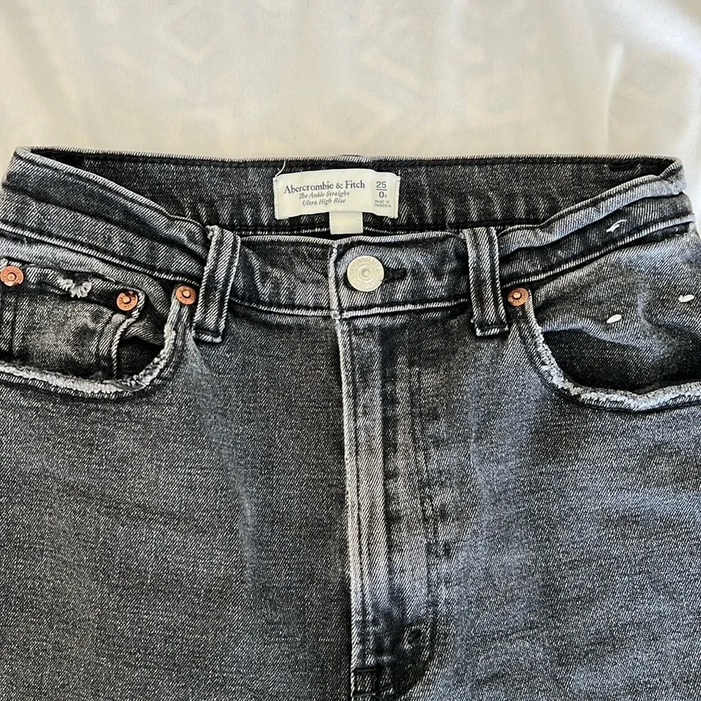 Abercrombie & Fitch Women’s Skinny Ripped Jeans - Picture 1 of 4